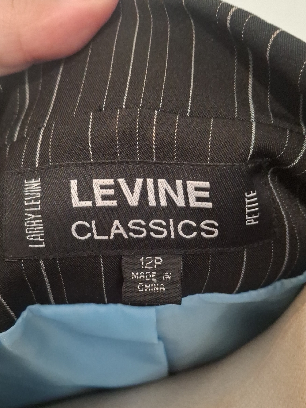 Larry Levine/ Black Pinstripe Fitted Blazer- W Sz 12 Petite - Picture 7 of 9
